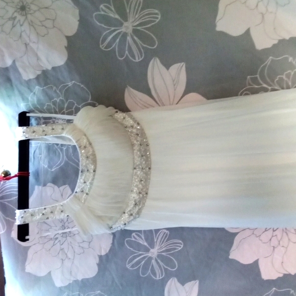 Oleg Cassini Wedding Gown 6 - Picture 5 of 5